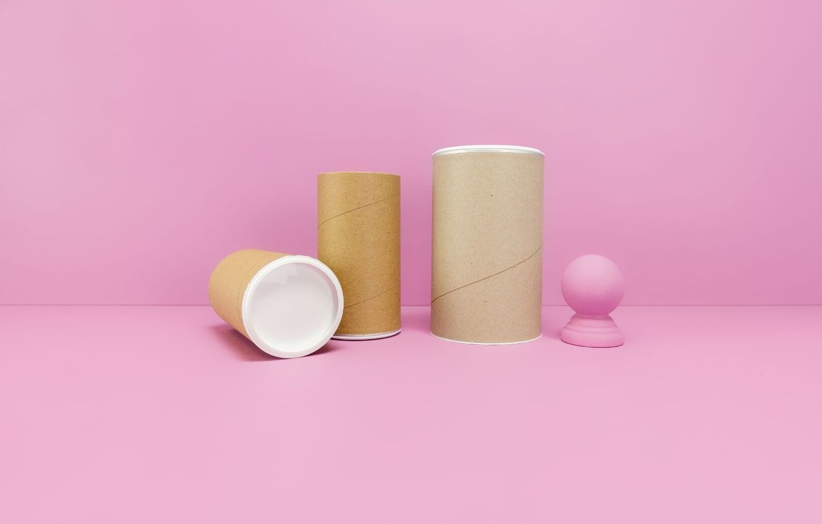 Verschiedene Pappdosen