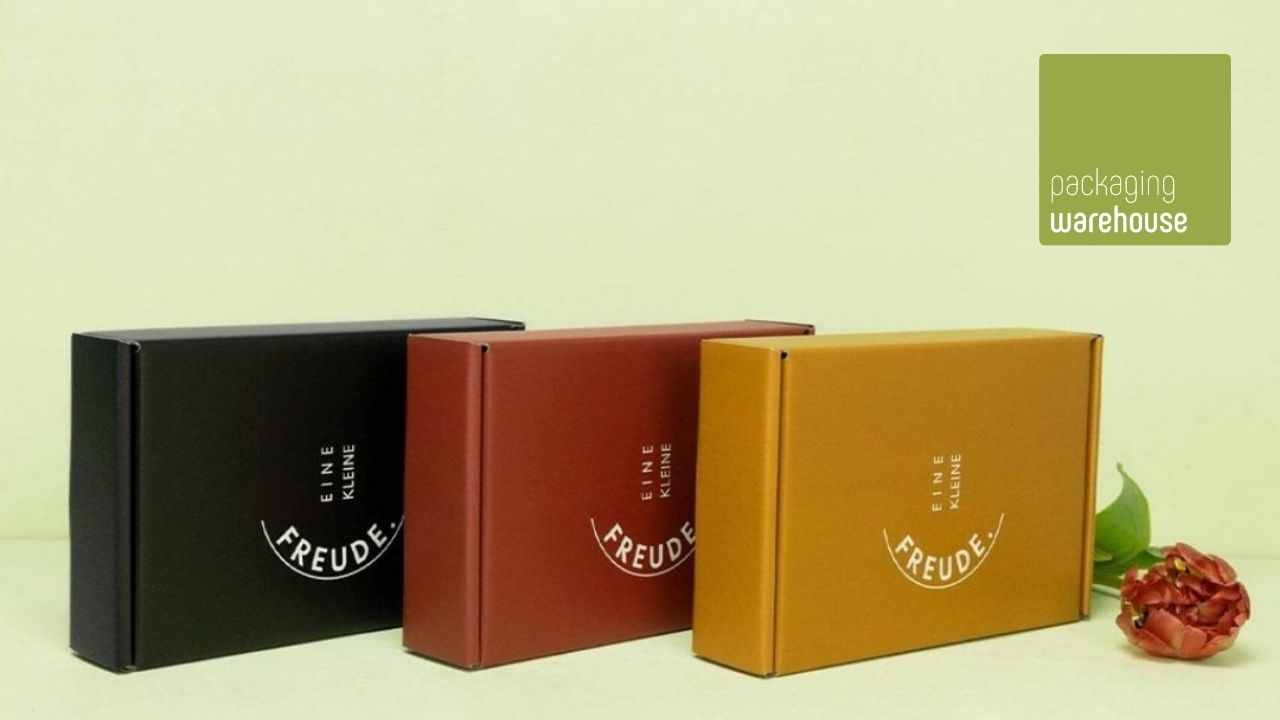 Maxi letter box printed in three varieties