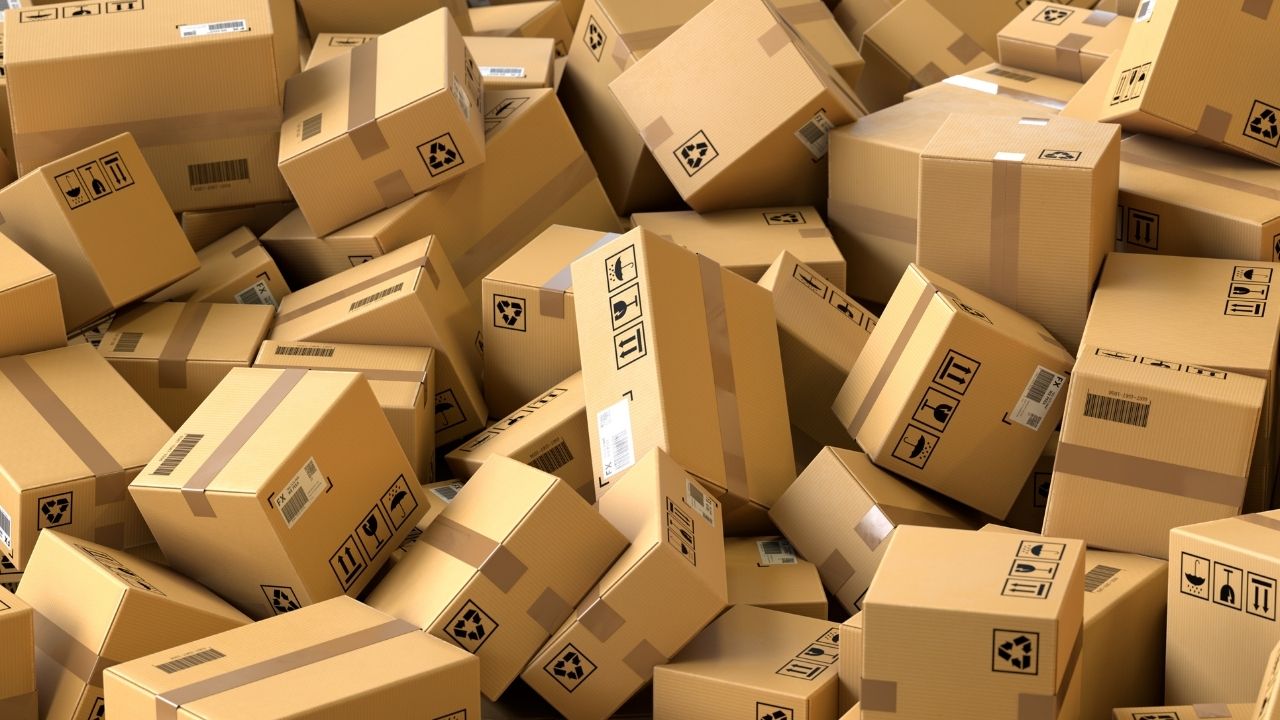 Versandkarton mit Klebeband