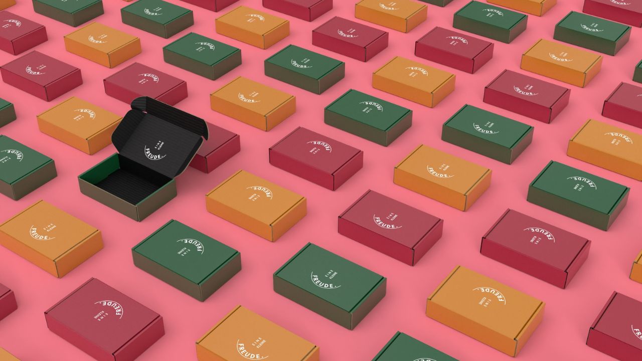 Bunt bedruckte Klappdeckelkartons